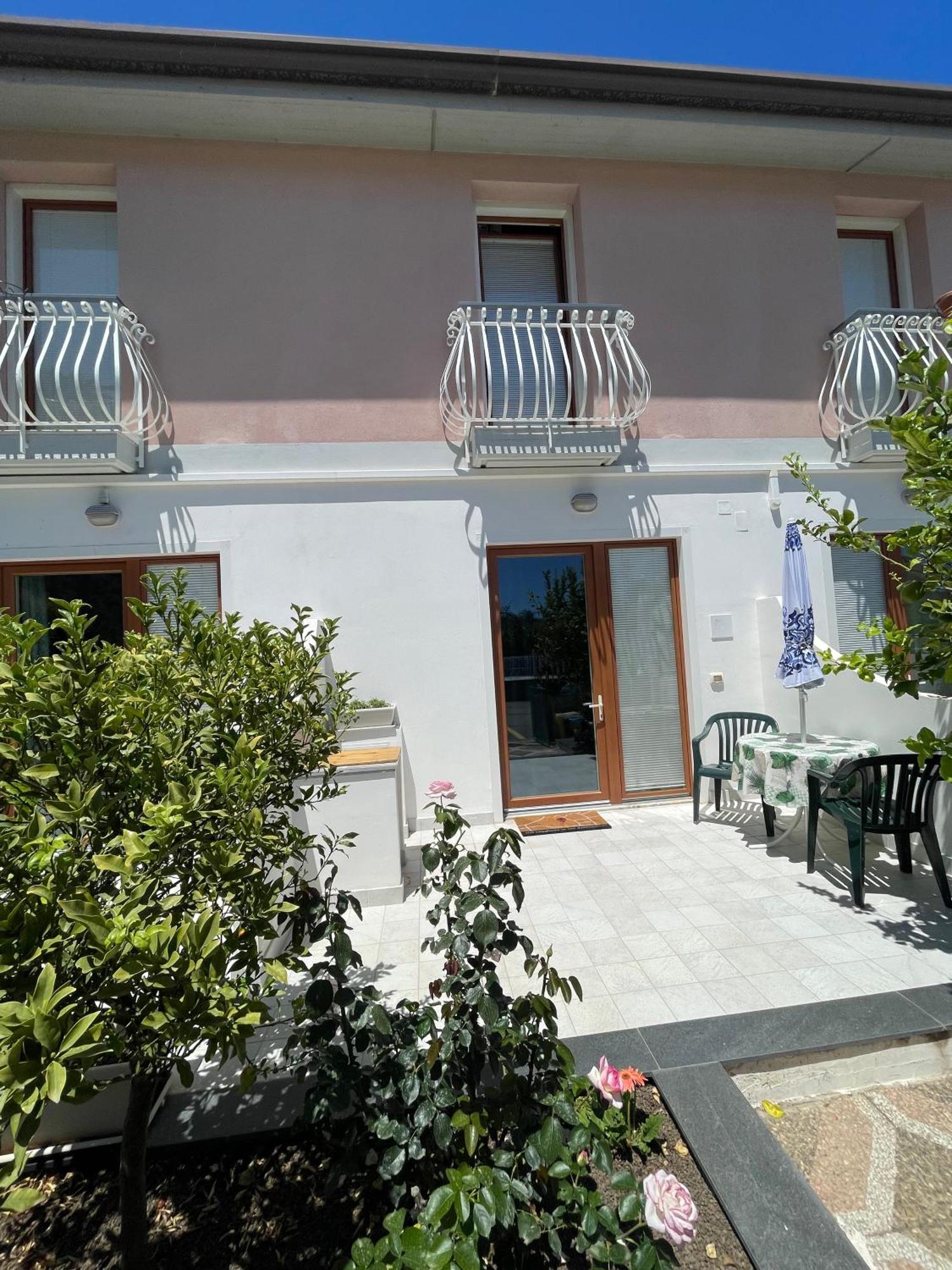 Tuttifrutti Holiday Acireale Dış mekan fotoğraf